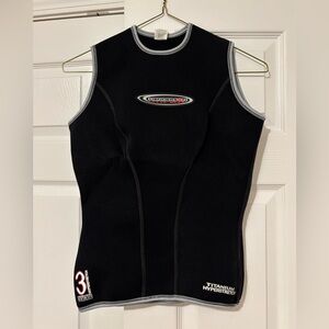 Henderson size 8 3mm Swim Vest
